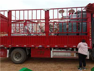 寧夏新國(guó)標(biāo)戶外健身路徑器材發(fā)貨裝車